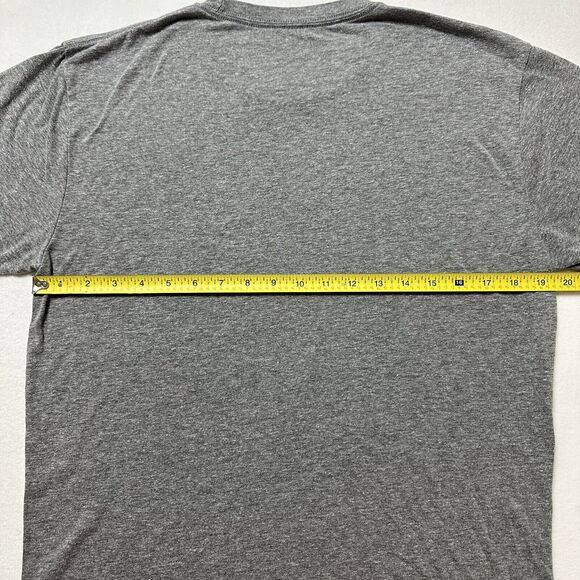 Vuori T-Shirt Heather Gray The Rise The Shine Graphic Mens Medium - Picture 5 of 5